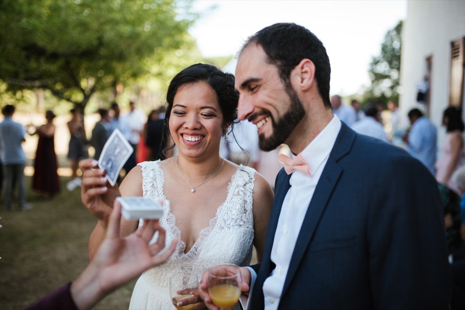 Couple et invités lors d'un mariage animé par Magic Flo